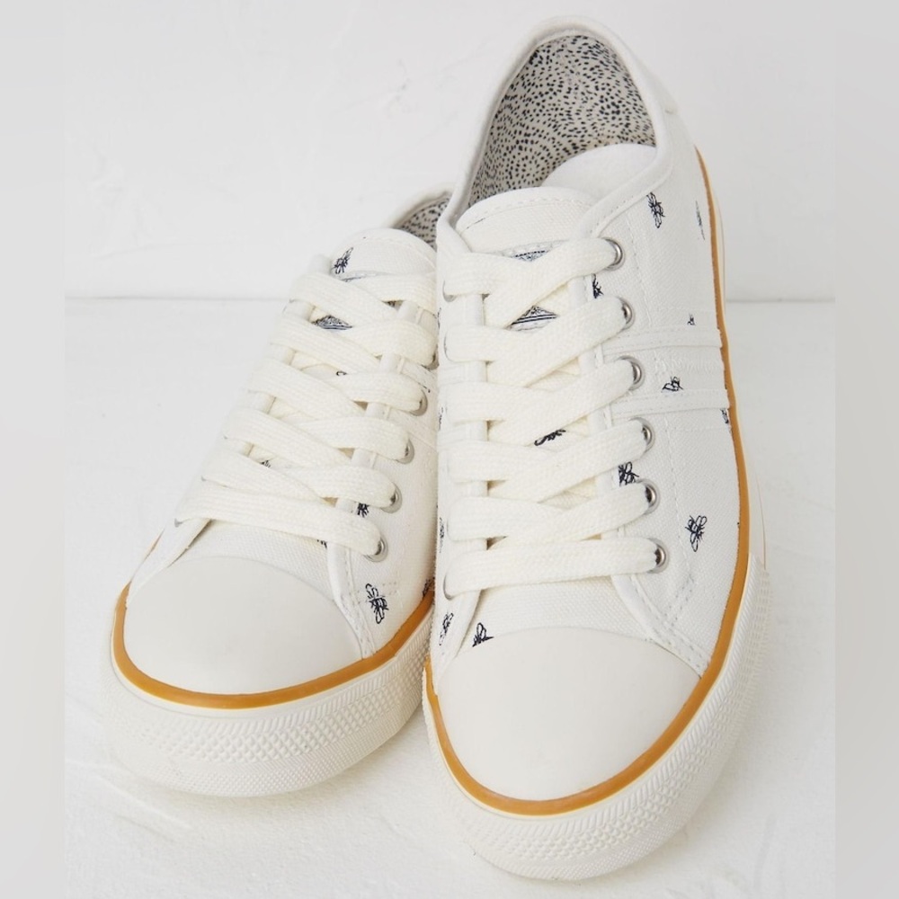 FatFace White Bee Lola Canvas Trainers